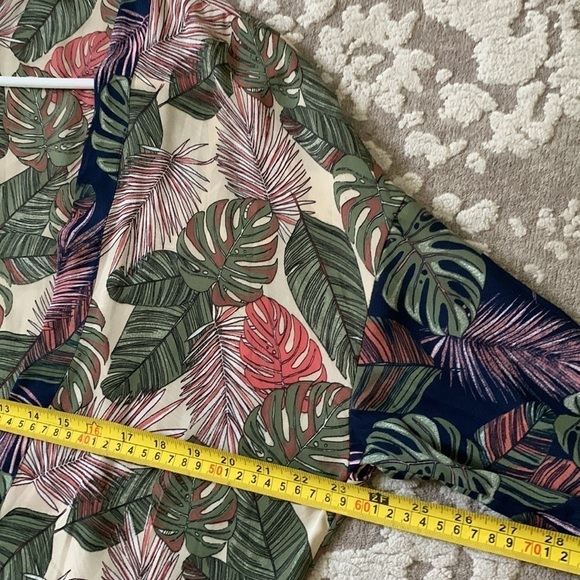 Time and Tru Tropical Bay Leaf Kimono with Pockets 8/10 beach cover up green - Picture 8 of 10